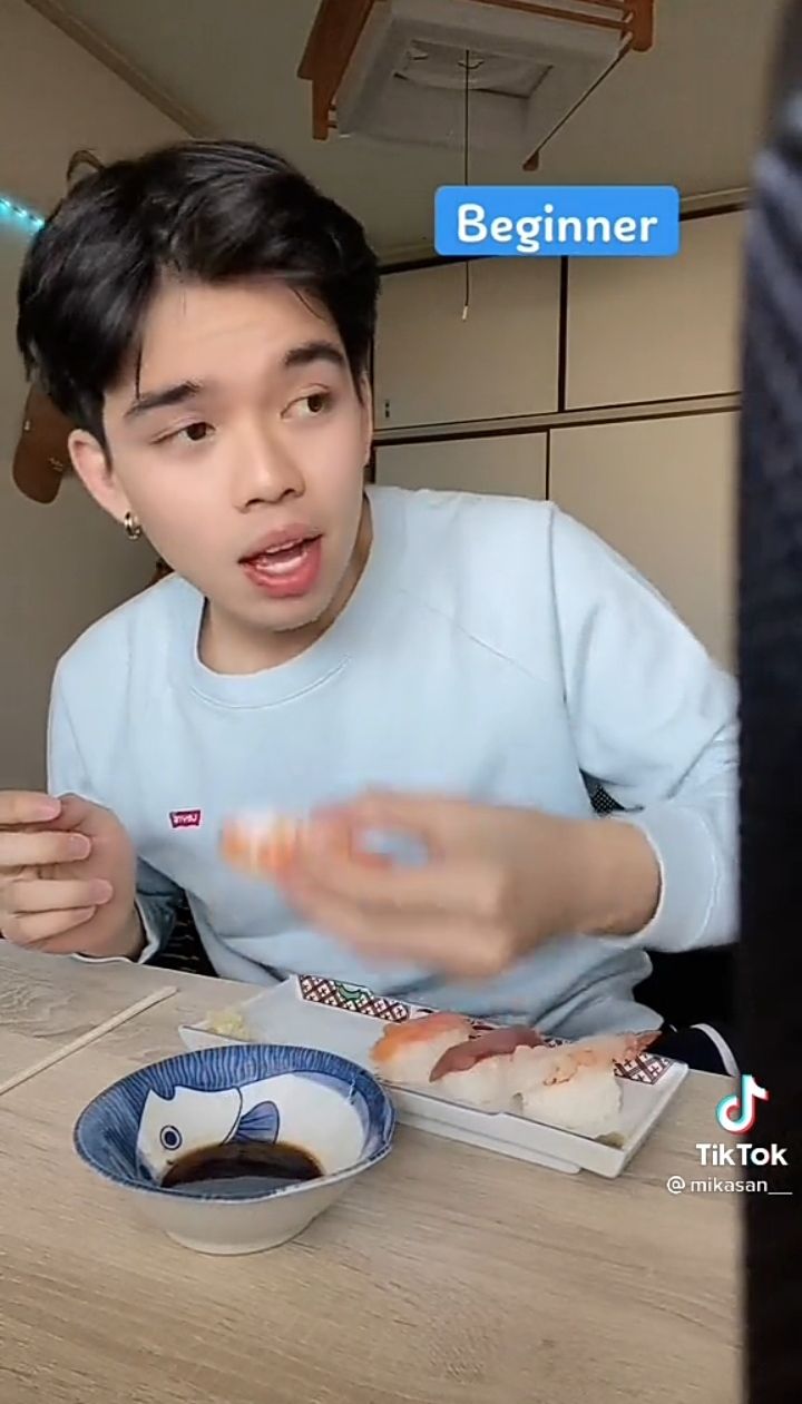 Netizen Praktikkan Cara Makan Sushi