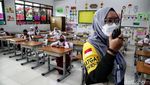 Hari Pertama Sekolah PTM 50 Persen di DKI