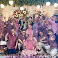 Tio mengungkapkan rasa bahagia karena videonya viral di media sosial. Saya nggak bayangin sebelumnya akan viral, soalnya saya cuma menyuruh mbak Irfa buat seru-seruan aja. Tapi akhirnya malah viral, saya sangat senang, pungkas Tio. Foto: Dok. pribadi Irfa Aghata.