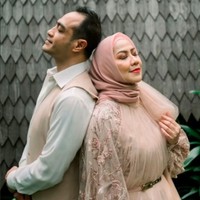 Pemotretan mengambil latar di sejumlah lokasi. Beberapa di antaranya di luar ruangan dan kamar tidur. Foto: Instagram/@vennamelindareal