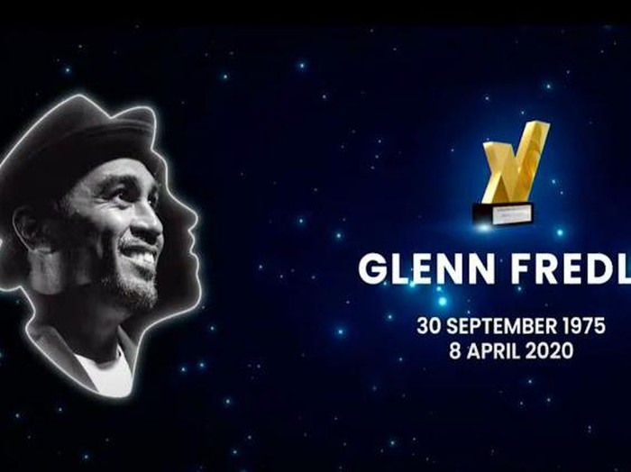 Glenn Fredly mendapatkan penghargaan sebagai musisi berpengaruh.