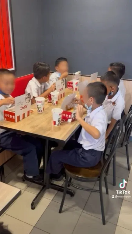 Guru traktir murid makan KFC