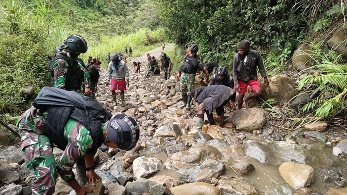 Jalan trans Papua dari Nduga ke Wamena putus akibat longsor (Dok. Istimewa)