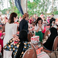 Ketika berusia tiga tahun, Jenna dan keluarga baru kembali ke Kamboja. Dilansir SCMP, sejak saat itu Jenna menjalani kehidupan mewah dan pendidikan terbaik dari keluarga kerajaan. Meski begitu, ia cukup aktif dalam mengikuti kegiatan sosial.Foto: Facebook jenna norodom