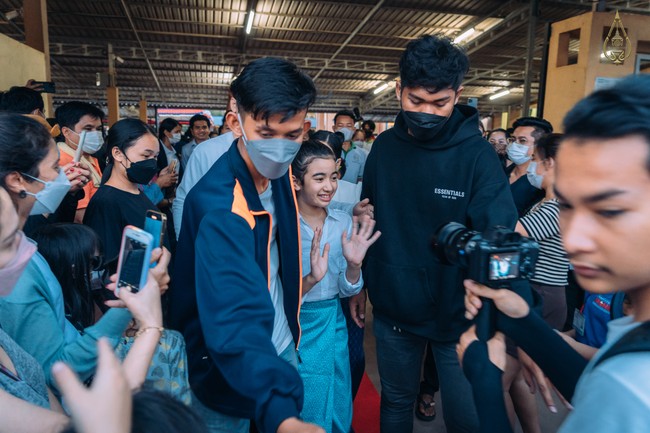 Jenna tentu juga dikenal di media sosial. Selain YouTube, ia aktif di Facebook dan TikTok. Foto: Facebook jenna norodom