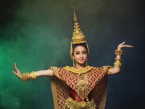 Anggota Kerajaan Kamboja Ini Disebut Mirip Lisa BLACKPINK