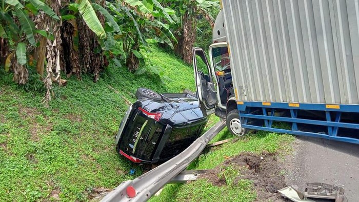 Kecelakaan karambol di Tol Jatingaleh Semarang