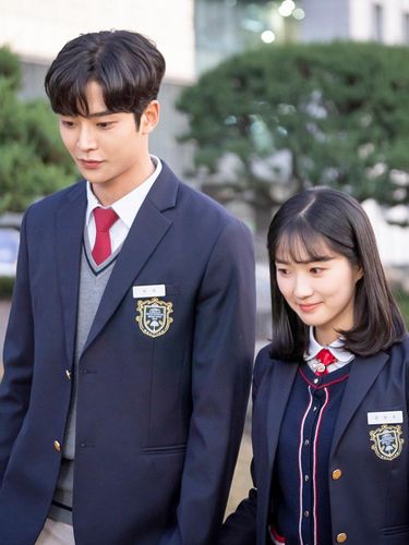 Kim Hye Yoon dan Rowoon Kim Hye Yoon dan Rowoon