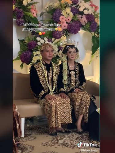 Kisah viral pria yang merias istrinya sendiri saat hari pernikahan.