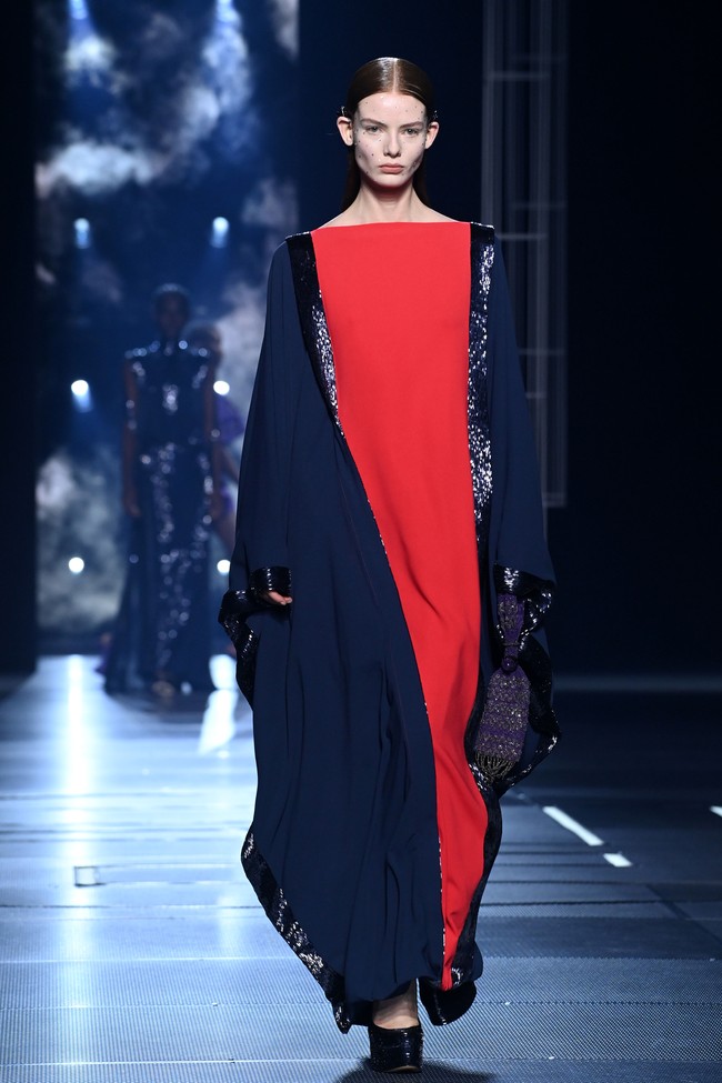 Fashion show koleksi busana Fendi Haute Couture Spring/Summer 2022 di Paris Fashion Week, Januari 2022.  Dok. Getty Images/Pascal Le Segretain.