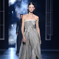 Fashion show koleksi busana Fendi Haute Couture Spring/Summer 2022 di Paris Fashion Week, Januari 2022.  Dok. Getty Images/Pascal Le Segretain.