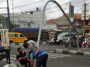 Traffic Light di Ciledug Roboh hingga Tutup Jalan, Ini Penyebabnya