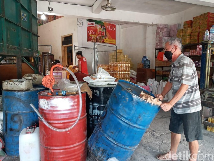 Minyak goreng curah kosong di Blitar