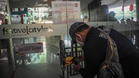 Sebelumnya, Kepala Satpol PP Kota Bandung Rasdian mengatakan acara barongsai dalam perayaan Imlek pada Selasa (1/2) kemarin di Festival Citylink tidak memiliki izin dari kepolisian. Selain itu, mereka tidak memiliki rekomendasi dari Satgas COVID-19 Kota Bandung maupun kecamatan untuk menggelar kegiatan.  