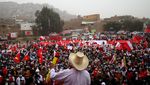 Potret Presiden Peru yang Konsisten dengan Topi Jeraminya