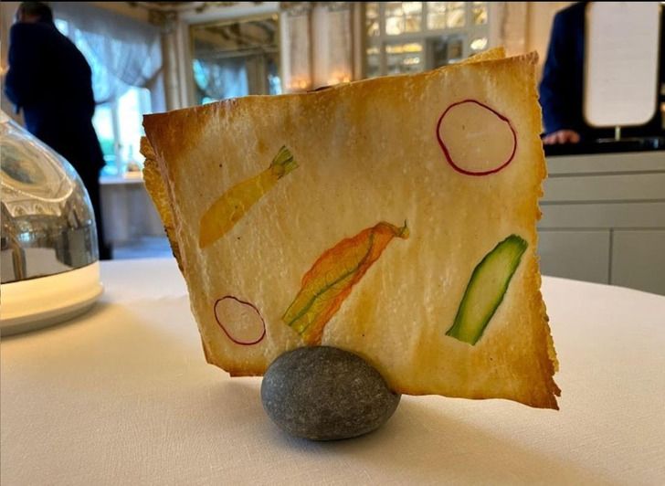 Restoran Ini Punya Menu Nyeleneh yang Bikin Pengunjung Malas Makan