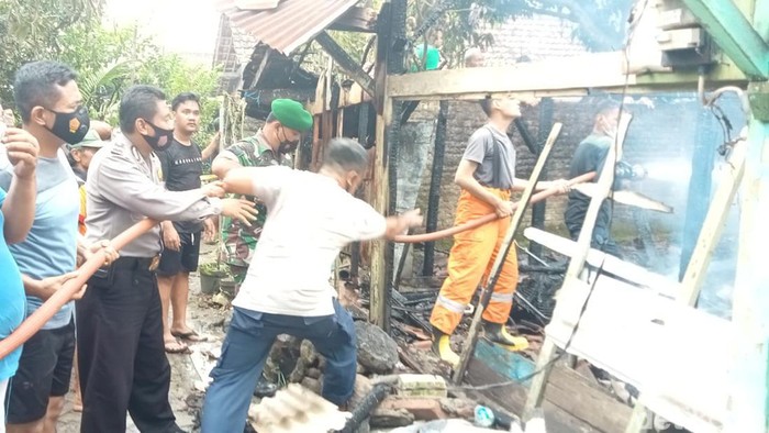 Rumah terbakar di Madiun