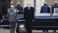 Mattarella saat pengukuhannya sebagai presiden Italia periode kedua. (AP/Gregorio Borgia)