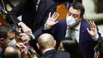 Momen Pelantikan Mattarella Jadi Presiden Italia di Usia 80 Tahun