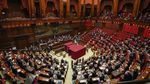 Momen Pelantikan Mattarella Jadi Presiden Italia di Usia 80 Tahun