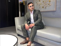 Potret Simon Leviev, Tinder Swindler yang Nipu Jadi Crazy Rich