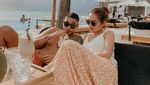 Momen Romantis Siti Badriah dan Krisjiana Baharudin Saat Makan Bersama