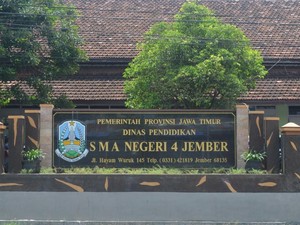 Dua Siswa-Guru SMAN 4 Jember Terdeteksi Positif COVID-19