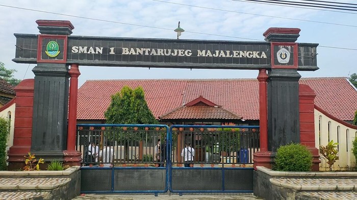 SMAN Bantarujeg Majalengka setop PTM karena 19 siswa positif