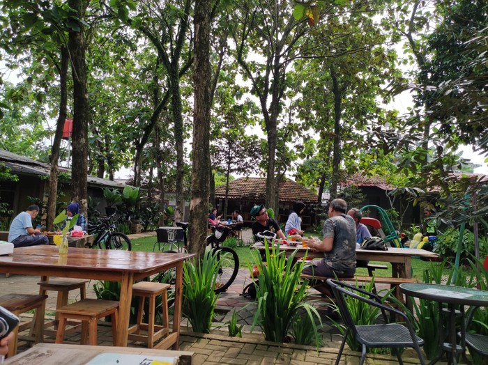 Tahu Na Po Tet: Usai Gowes Bisa Makan Enak di Pabrik Tahu Berusia 57 Tahun Tahu Na Po Tet: Usai Gowes Bisa Makan Enak di Pabrik Tahu Berusia 57 Tahun