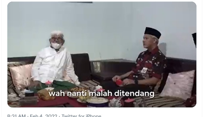 Tangkapan layar video Gubernur Jateng Ganjar Pranowo bertemu Gus Mus