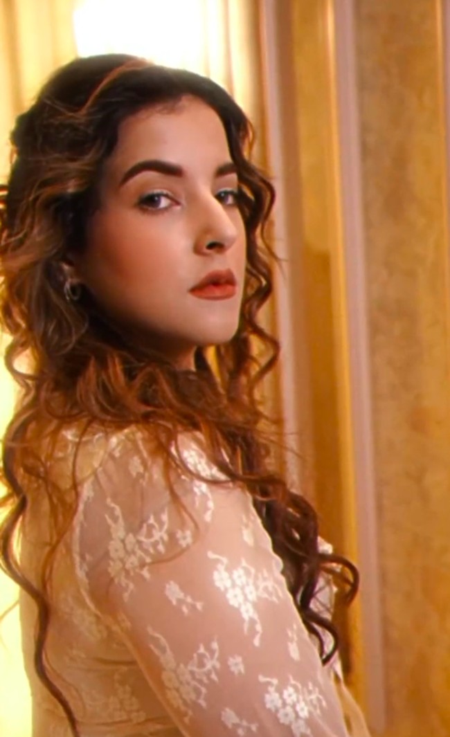 Bagaimana menurut kalian? Penampilan Tasya Farasya ini mirip sekali dengan Rose? (Foto: Instagram/@tasyafarasya)