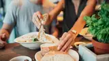Terlalu Cepat Makan Roti Saat Kencan, Wanita Ini Langsung Dicampakkan Pasangannya