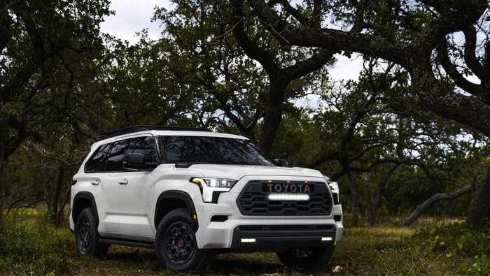 Toyota Sequoia 2023