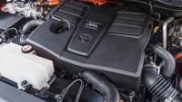 Bicara aspek performa, Sequoia 2023 dipersenjatai mesin yang sama seperti yang digunakan Toyota Tundra, yaitu i-FORCE MAX hybrid twin-turbo V6. Mesin tersebut bisa menghasilkan tenaga 437 dk dan torsi 790 Nm. Sistem penggeraknya ada dua pilihan, 2WD atau 4WD. Foto: Dok. Toyota