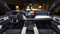 Dari sisi safety, Sequoia terbaru sudah dilengkapi paket Toyota Safety Sense (TSS) 2.5, meliputi Pre-Collision System with Pedestrian Detection, Dynamic Radar Cruise Control (DRCC), Lane Departure Alert with Steering Assist, Lane Tracing Assist, serta Automatic High Beams. Foto: Dok. Toyota