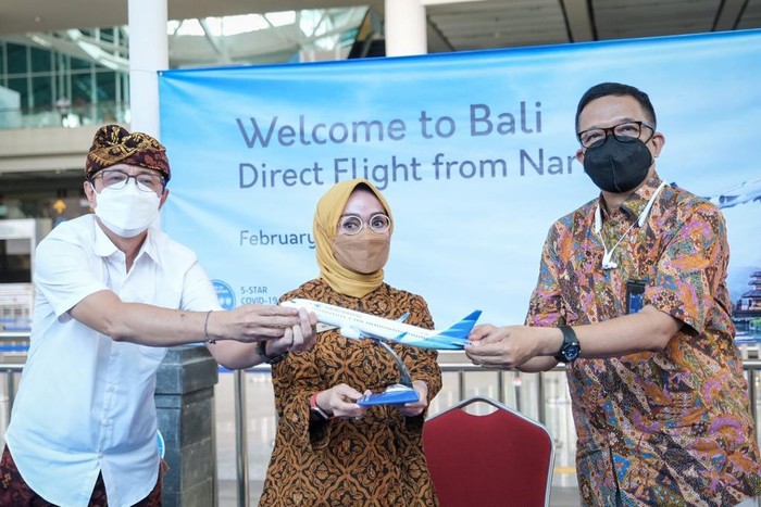 Pemerintah Republik Indonesia mulai melayani kembali penerbangan Internasional ke Bali, yang berlaku efektif pada 4 Februari 2022, ditandai dengan mendaratnya penerbangan inagurasi oleh pesawat Garuda Indonesia dari Bandara Narita, Jepang, ke Bandara I Gusti Ngurah Rai Denpasar.