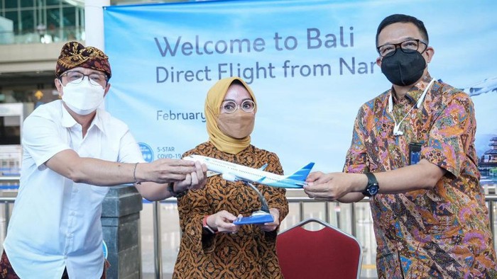Pemerintah Republik Indonesia mulai melayani kembali penerbangan Internasional ke Bali, yang berlaku efektif pada 4 Februari 2022, ditandai dengan mendaratnya penerbangan inagurasi oleh pesawat Garuda Indonesia dari Bandara Narita, Jepang, ke Bandara I Gusti Ngurah Rai Denpasar.