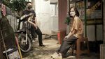 Gaya Keren Umay Shahab Ngopi Bareng Sutradara Profesional