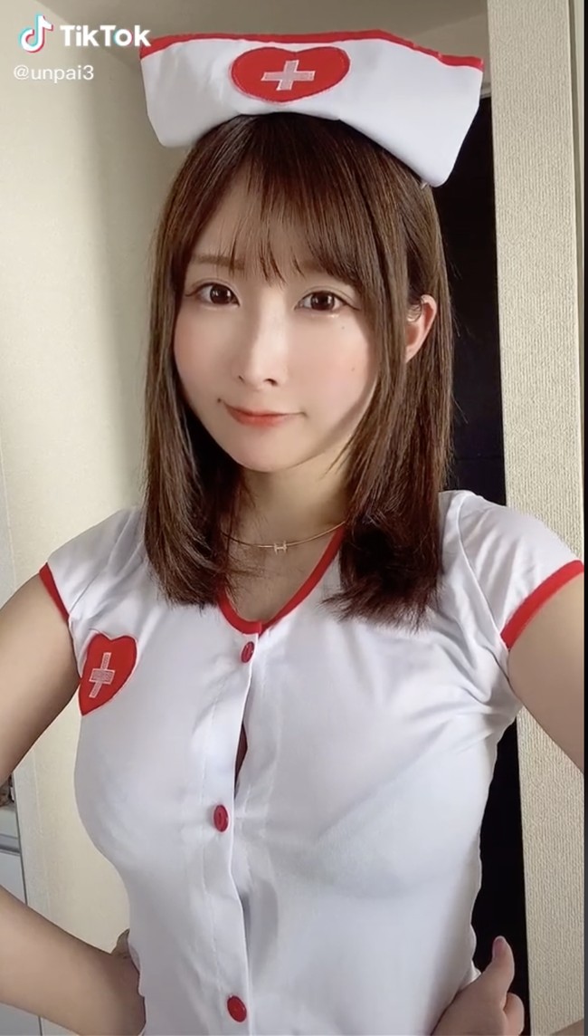 Unpai yang alasannya terjun ke industri film dewasa membuat geram netizen mengaku tidak menyesali keputusannya. Dia berharap bisa bekerja lama di industri film Jepang tersebut. Foto: Dok. TikTok Unpai3