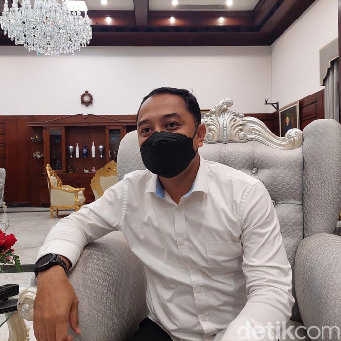 Walikota Surabaya Eri Cahyadi