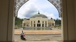 Potret Masjid Termegah Gaya Timur Tengah di Simeule Aceh