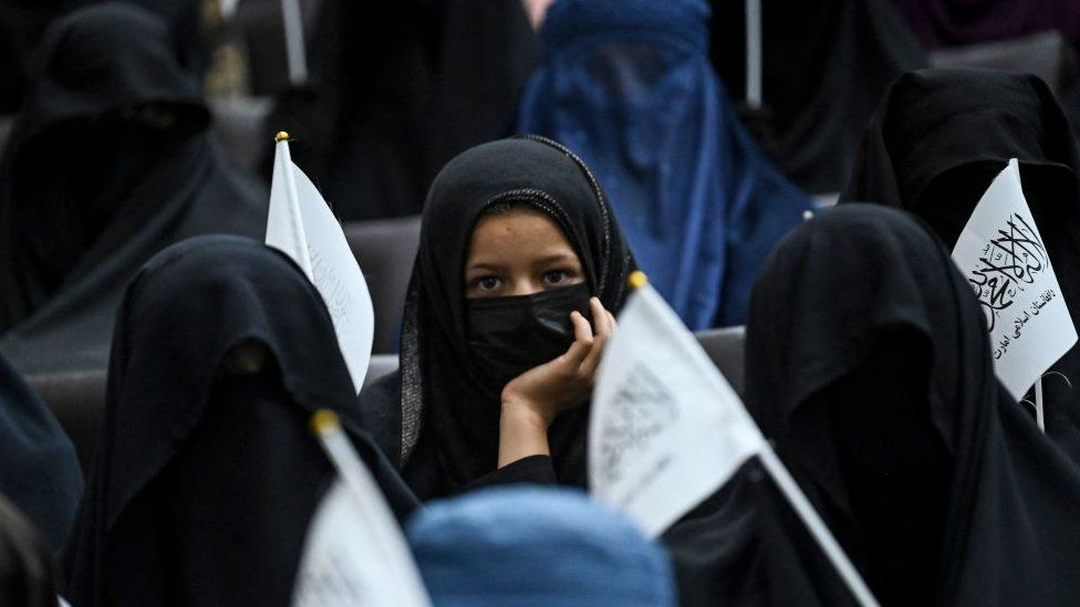 Afganistan: Mahasiswi diizinkan Taliban kembali ke kampus, 'Saya sangat cemas kuliah di kelas'