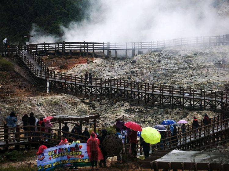 Akhir Pekan, Kawah Sikidang Ramai Dikunjungi Wisatawan