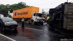 Detik-detik Evakuasi Truk Tronton yang Ditabrak Trailer di Boyolali