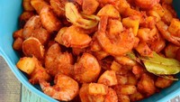 Kelezatan sambal goreng ini sulit ditolak. Ada paduan udang kecil dan kentang sebagai isian utamanya. Bisa juga ditambahkan atie ampela agar makin nikmat. Kamu bisa bikin sambal goreng kentang udang dengan resep ini. Foto: iStock