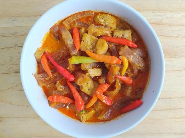 Dijamin Nambah Nasi! 10 Resep Sambal Tradisional yang Pedas Nendang