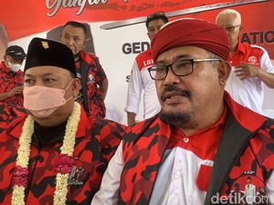 Bendera Ganjar-Puan yang Bertebaran di Surabaya Dipasang DPD LGP Jatim