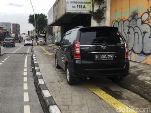 Mau Silaturahmi? Pahami Aturan Parkir Agar Tak Mengganggu Orang Lain