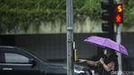 Hujan Deras Guyur Ibu Kota Siang Tadi
