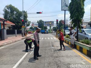 Truk Tubruk Mobil dan 2 Motor di Lampu Merah Situbondo, 1 Orang Tewas